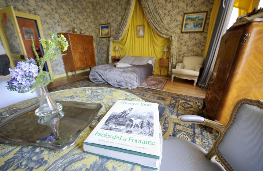 Chambres d'hôtes Le Jardin des Fables - Dormez sous un drapé de tentures - Château Thierry