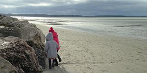 Jouer sur la plage du Crotoy avec les enfants